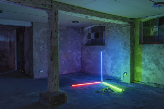 3D, Three Dimensional Shadows, Projektrum D7, maj 2016. Neon 1 x 1 x 1 m. Foto: David Stjernholm.