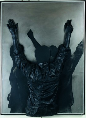 Rafael Canogar, 'La Frontis' eller 'La Protesta', 1970, aluminium, gips, stof og maling, 134x100 cm.