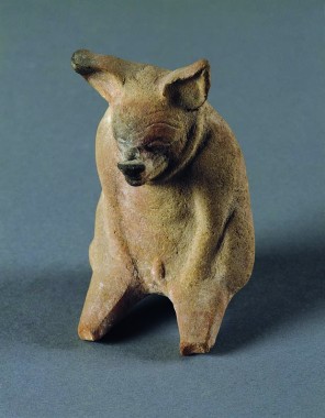 Siddende flagermus, fløjte, fra Jainaøen ud for Campeche på østsiden af Yucatan, ca. 700-900 e.Kr., højde 11,5 cm