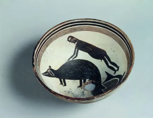 Mimbres-skål i Black-on-white-stil III fra ca. 1000-1150, diameter ca. 21 cm.
