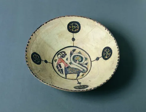 Persisk fad fra Sari eller Nishapur, 9.-10. årh. e.Kr., diamater ca. 31 cm.