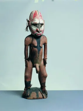 Stående mandsfigur, træ, højde 65,5 cm, Sepik River, Papua Ny Guinea.
