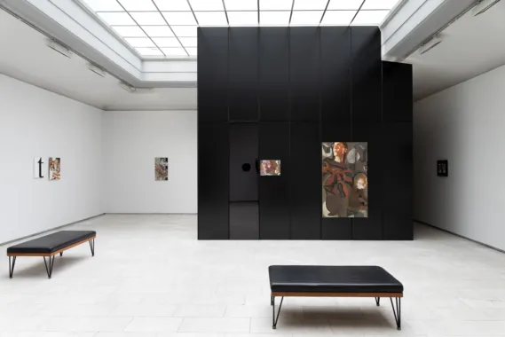 Installationsoversigt. Separatudstillingen 'Barbara', Kunstnerforbundets Overlyssal, Oslo 2025. Privat foto 