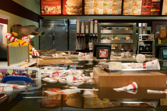 Flooded McDonalds, film still, 2008, foto: Superflex
