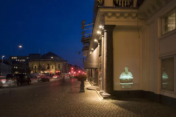 Il Facchino, Installations view, D’Angleterre, 2006, foto: Torben Eskerod