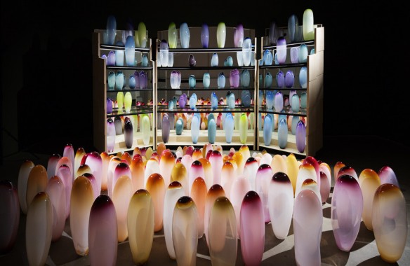 The performance, 2013, glas, spejl og træ, 220x400x270 cm, ©John Kørner, Galleri Bo Bjerggaard