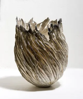 Flamme, 2006, højde 26 cm, porcelæn brændt i træfyret sodaovn ved ca.1300°c