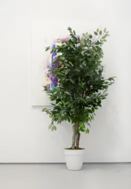 Composition with Tree, 2011, akryl og kaffe med mælk på lærred, kunstigt træ, 205x120x80 cm