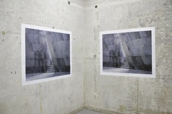 Installations view fra udstillingen 'The Degree of Freedom at -273 Degrees Celsius' i Atelier 35, Bukarest, 2015. Foto: Camilla Reyman