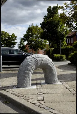 Uden titel, 2013, beton, 90x100x90 cm