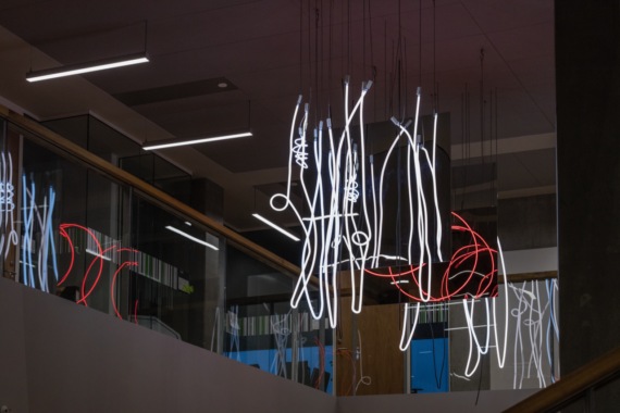 VIA university , Århus 2017- 18, materialer : neon , blankpoleret rustfrit stål , blåstål, foto: Anders Sune Berg