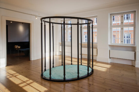 Himmelseng, 2016, træ, plys, Foto: Alma Stræde