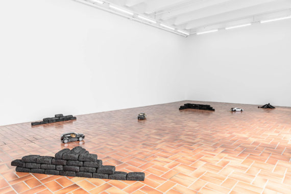 Man 2017 Installation view, STANDARD (OSLO), Oslo 02.06.-01.07.2017 Courtesy of the artist and STANDARD (OSLO), Oslo Foto: Vegard Kleven